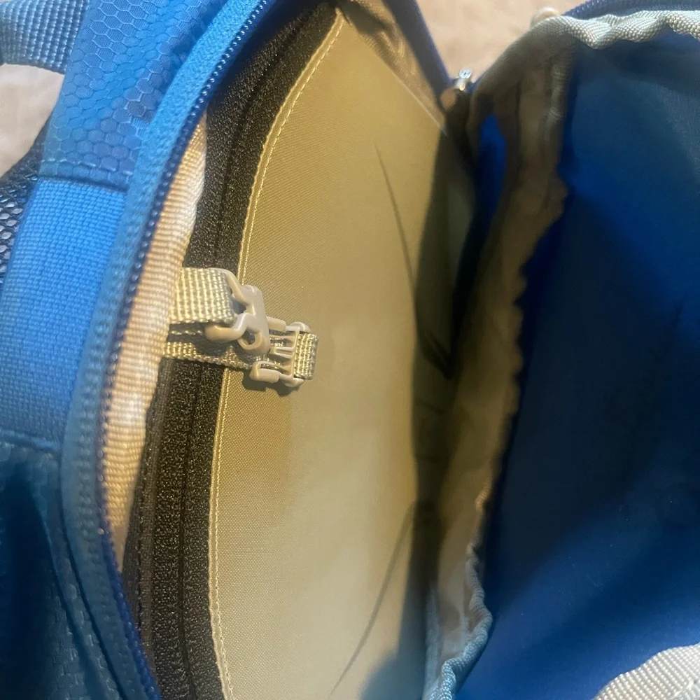 Osprey Syncro 3 hydration backpack blue‎ pre-owned condition